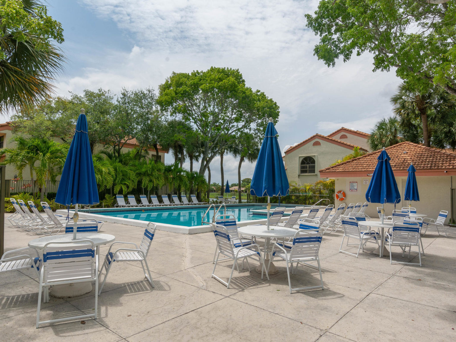 Emerald Oaks Condo Association